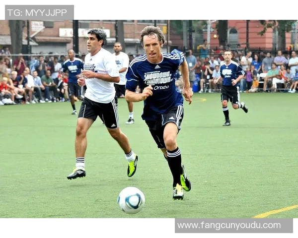 跑步像跳舞一样搞笑这些足球球星的奔跑瞬间让人忍俊不禁