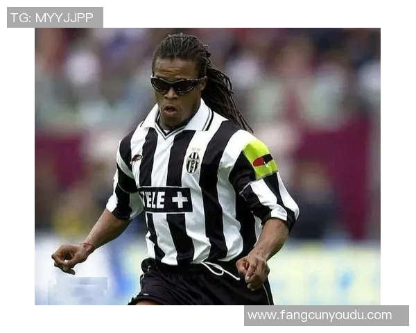 戴眼镜的足球球星:视野之广,目光独特 戴眼镜的足球球星:视野之广,目光独特